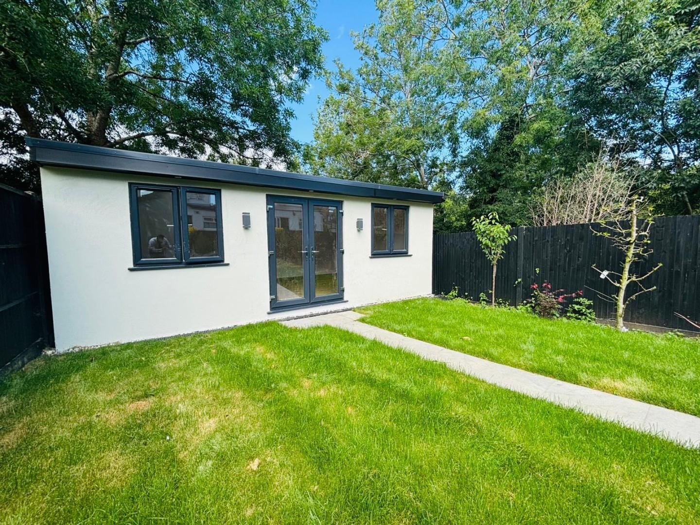 Stoneyfields Lane, Edgware, HA8, Edgware